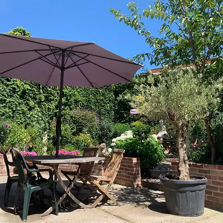 Freetimeflat Mies & Fien شقة